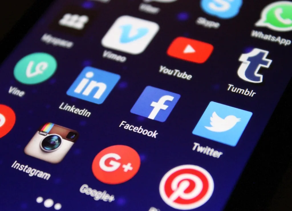 Página web vs redes sociales en Honduras